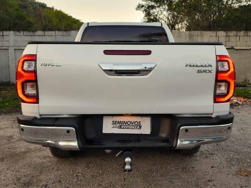 toyota hilux 2.8 d-4d turbo diesel cd srx 4x4 at 24/25 seminovo16