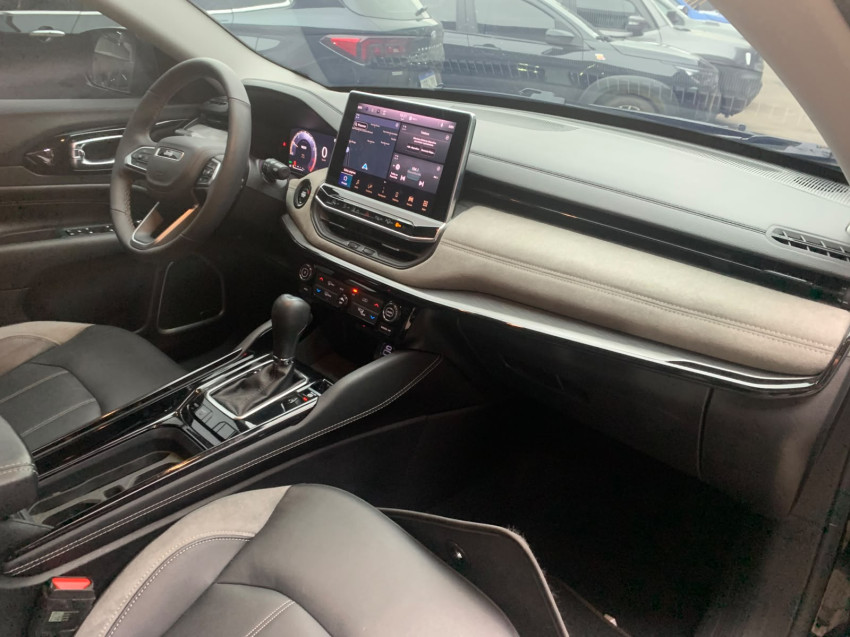 jeep commander 1.3 t270 turbo flex limited at6 25/26 seminovo7