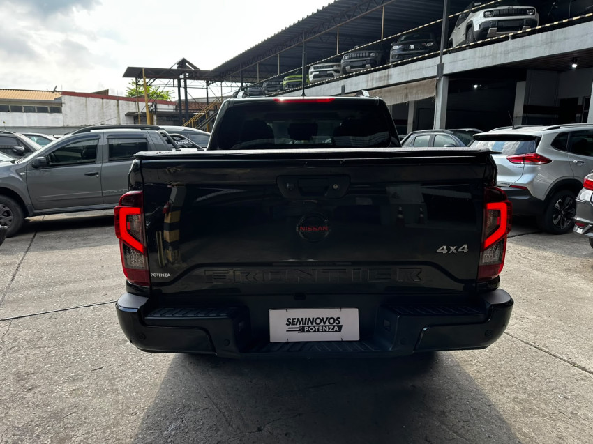 nissan frontier 2.3 16v turbo diesel pro4x cd 4x4 at 22/23 seminovo4