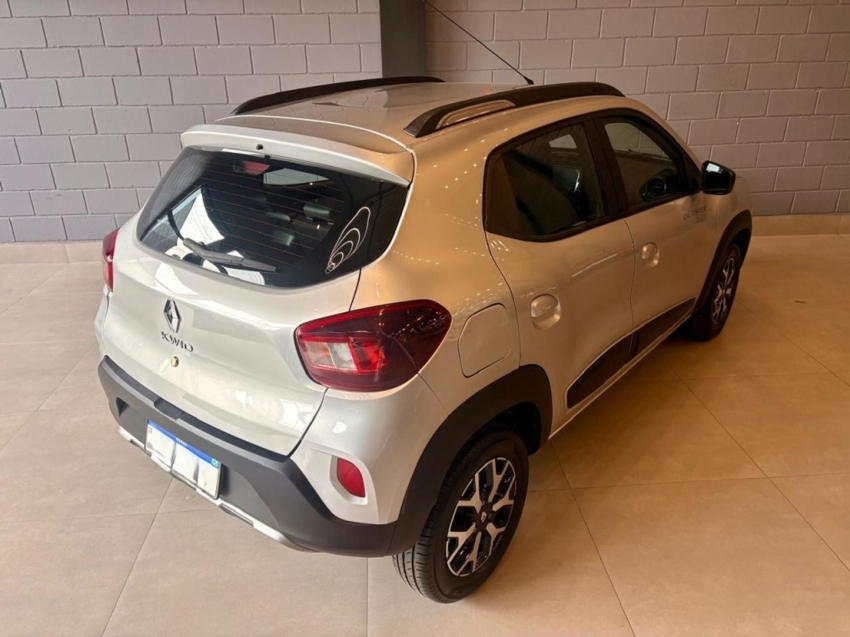 RENAULT KWID 1.0 12V SCE FLEX OUTSIDER MAN 23/24 SEMINOVO4