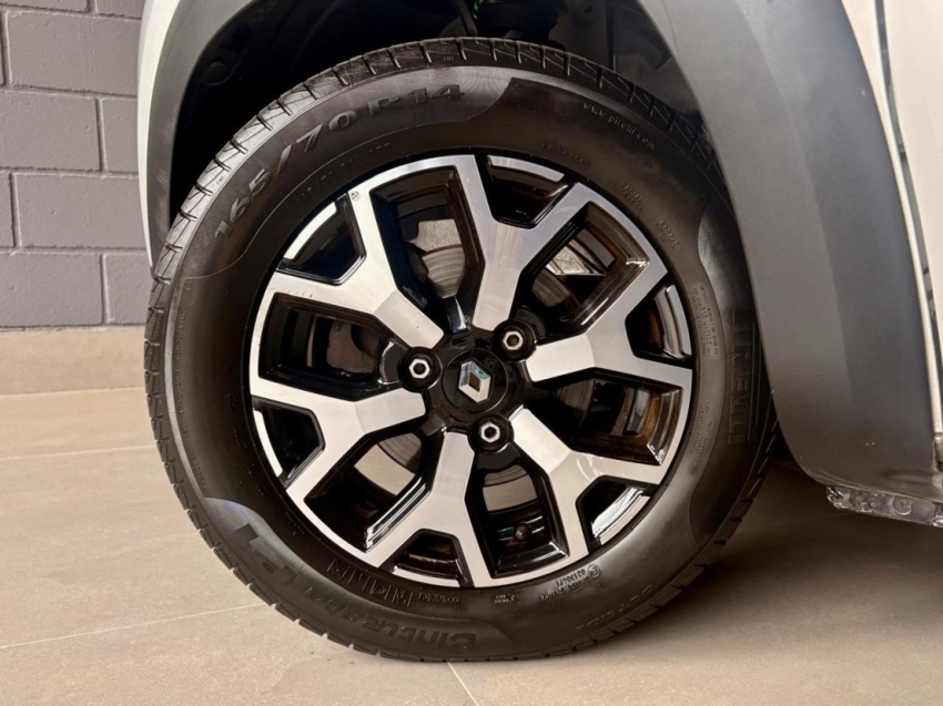 RENAULT KWID 1.0 12V SCE FLEX OUTSIDER MAN 23/24 SEMINOVO9
