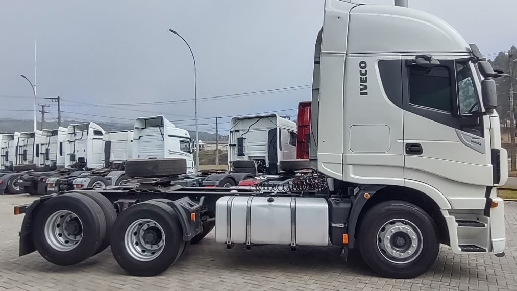 iveco stralis hi way diesel 2p automatico 2021