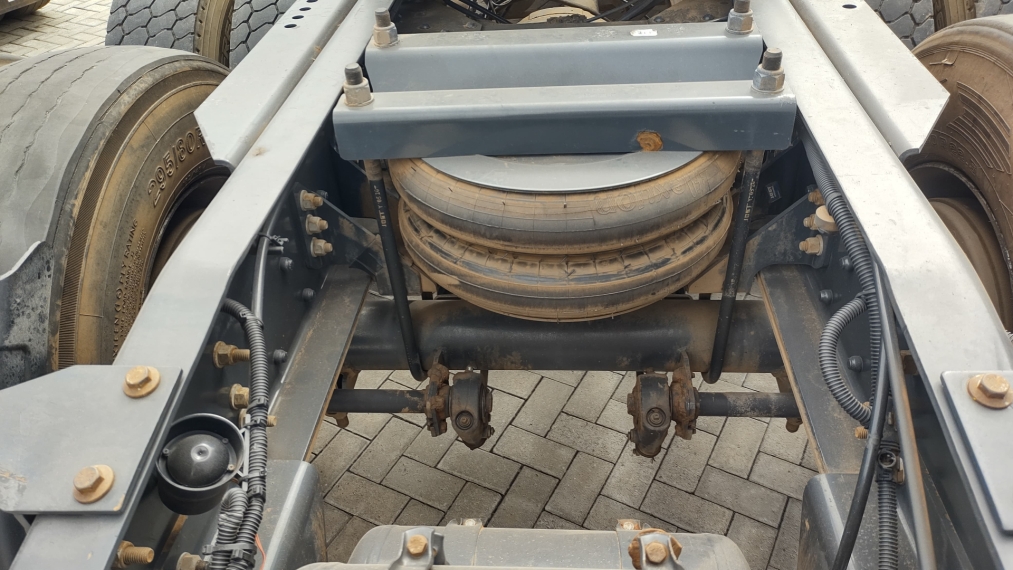 iveco stralis hi way diesel 2p automatico 2021