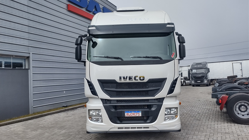 iveco stralis hi way diesel 2p automatico 2021