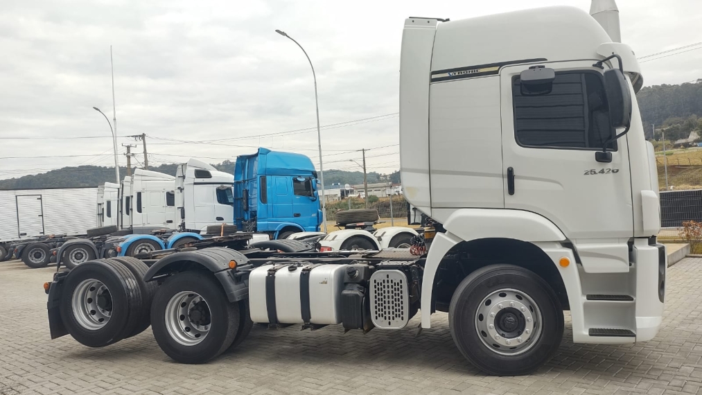volkswagen 25420 6x2 diesel 2p automatico 2019