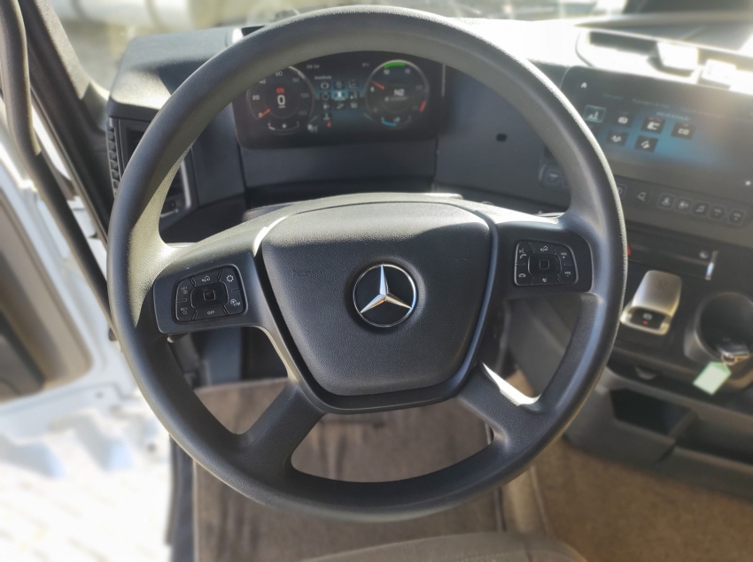 mercedes-benz actros 2548 . diesel 2p automatico 2021