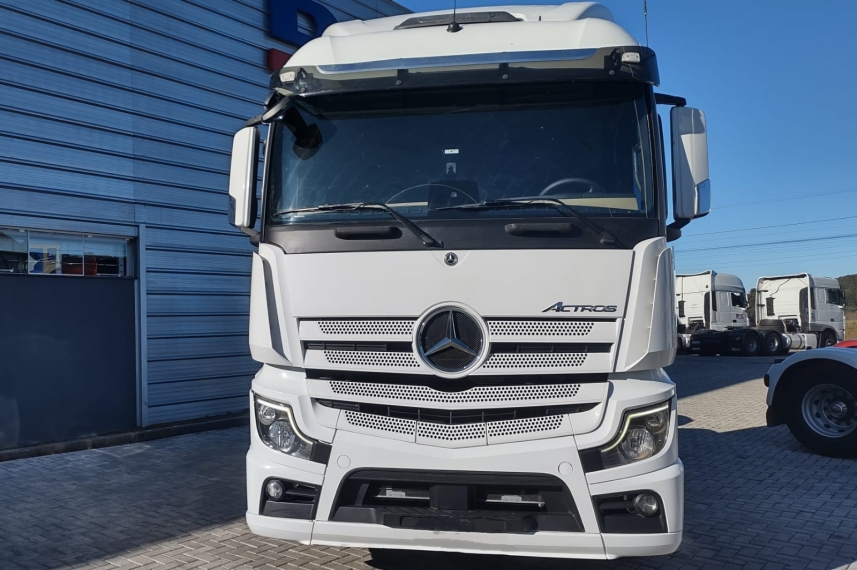 mercedes-benz actros 2548 . diesel 2p automatico 2021
