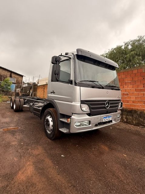 mercedes-benz atego 2425 diesel 2p manual 20112