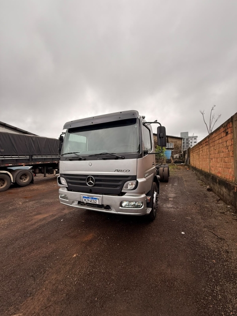 mercedes-benz atego 2425 diesel 2p manual 20113