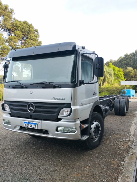 mercedes-benz atego 2425 diesel 2p manual 20114