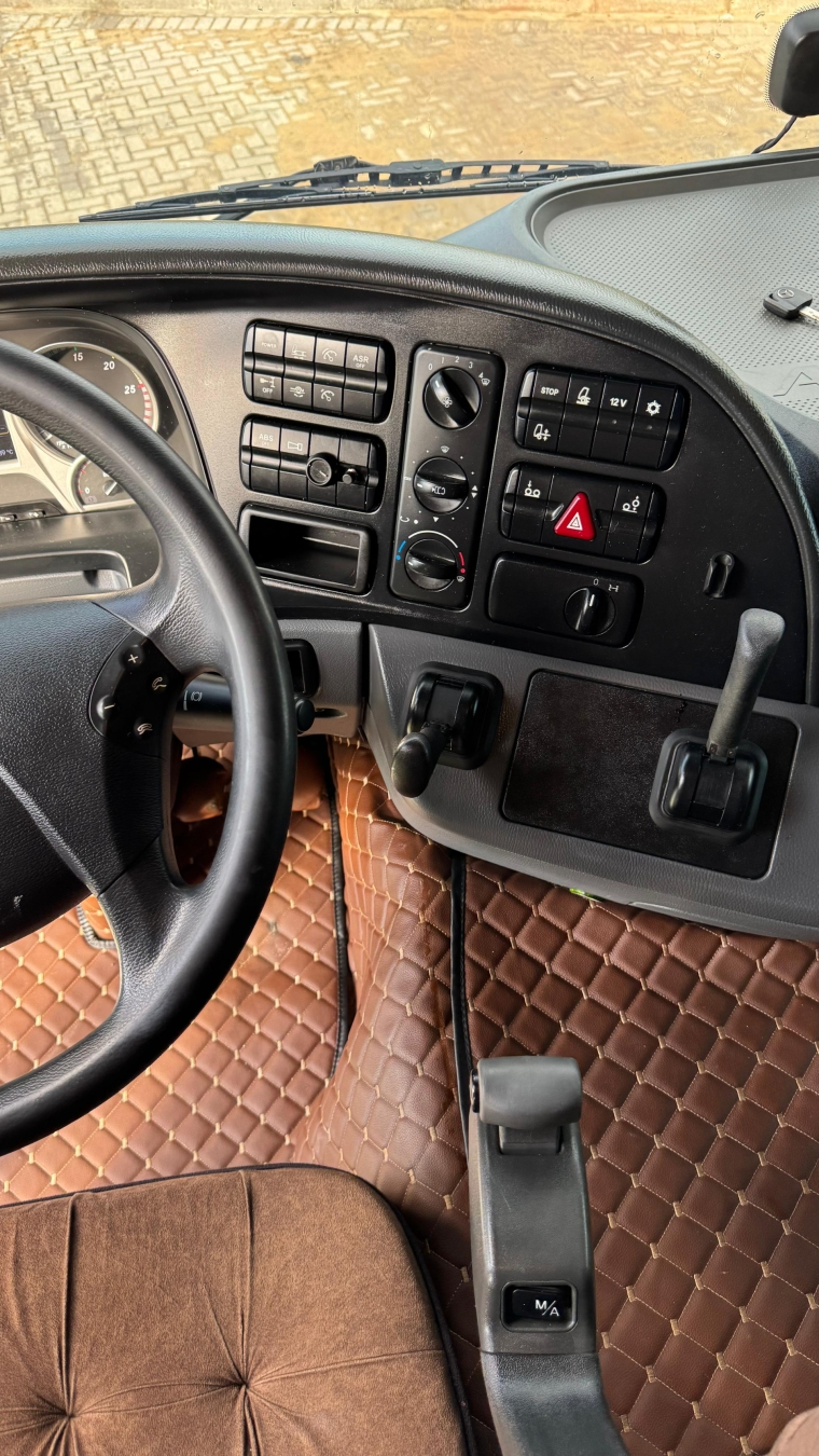 mercerdes-benz actros 2546 6x2 2020