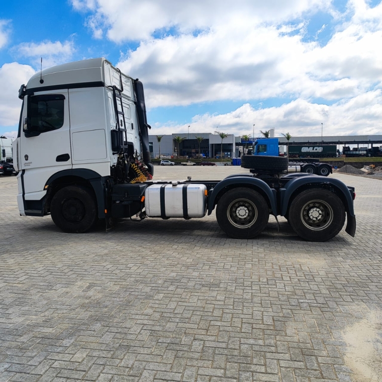 mercedes bens actros 2651 6x4