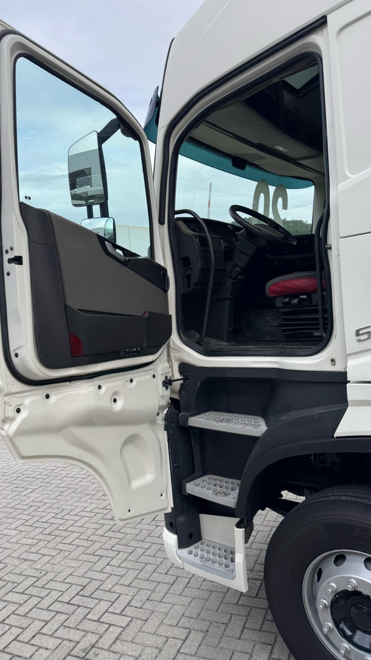 volvo fh 540 diesel 2p automatico 2020