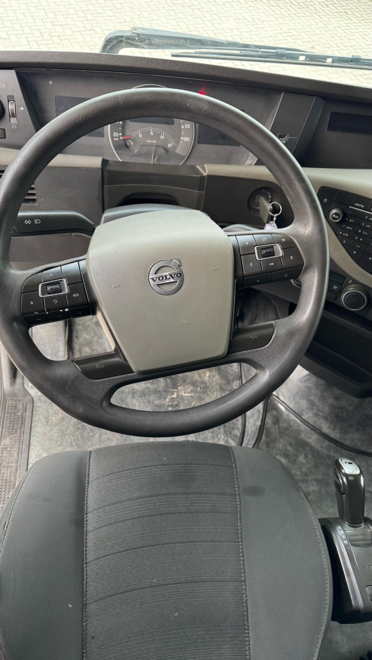 volvo fh 540 diesel 2p automatico 2020