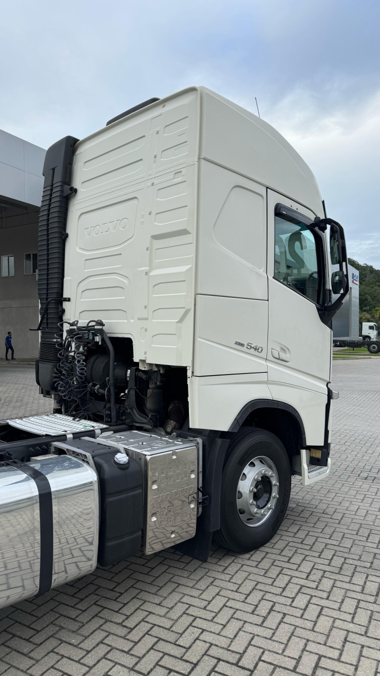 volvo fh 540 diesel 2p automatico 2020