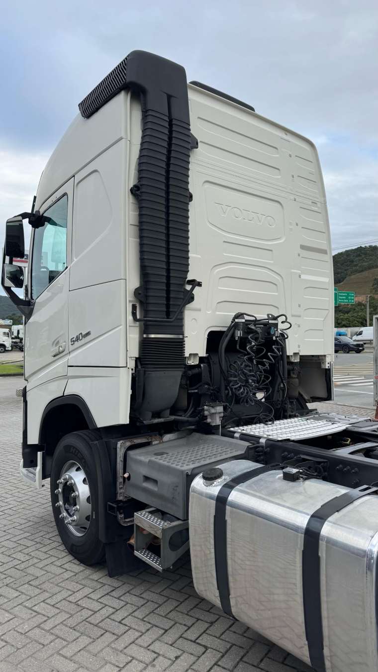 volvo fh 540 diesel 2p automatico 2020