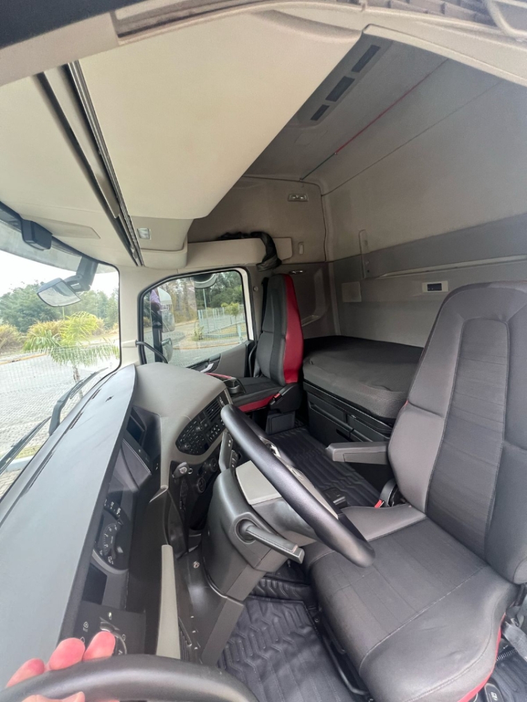 volvo fh 460 8x2t diesel 2p automatico 201718