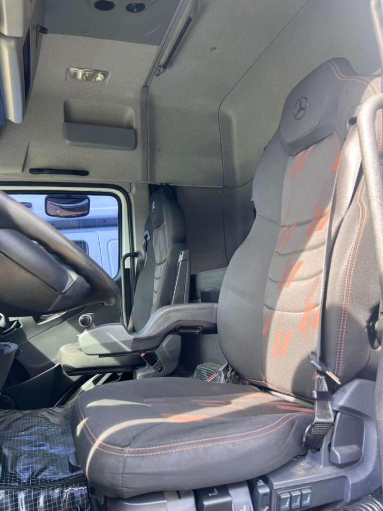 mercedes-benz axor 2544 s diesel 2p automatico 2020