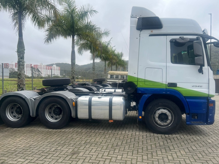 mercedes-benz actros 2546ls diesel 2p automatico 2020