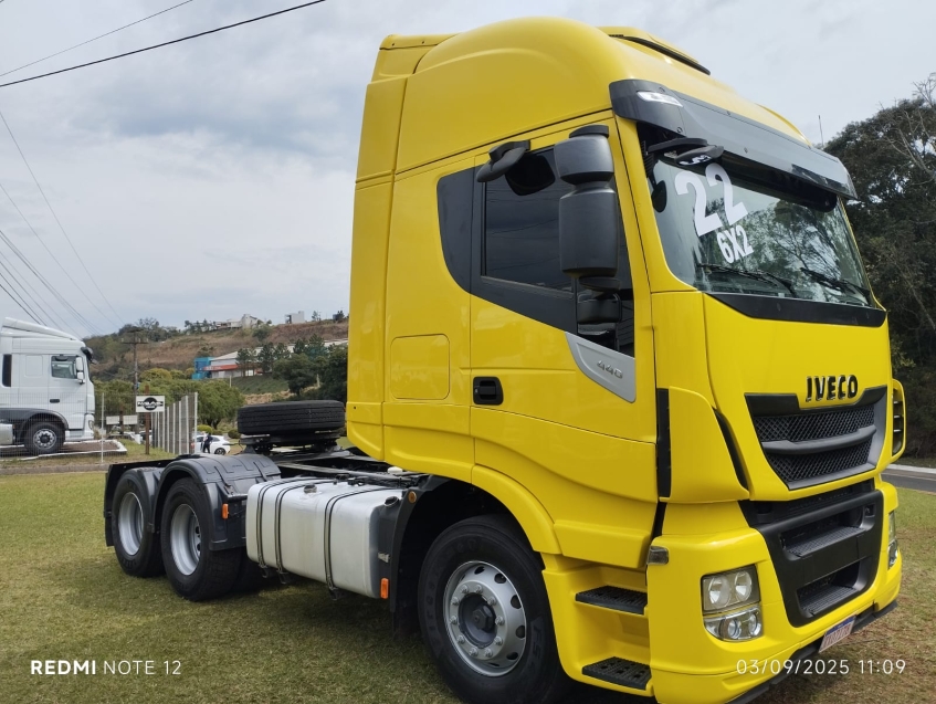 iveco stralis 600s44t diesel 2p automatico 2022