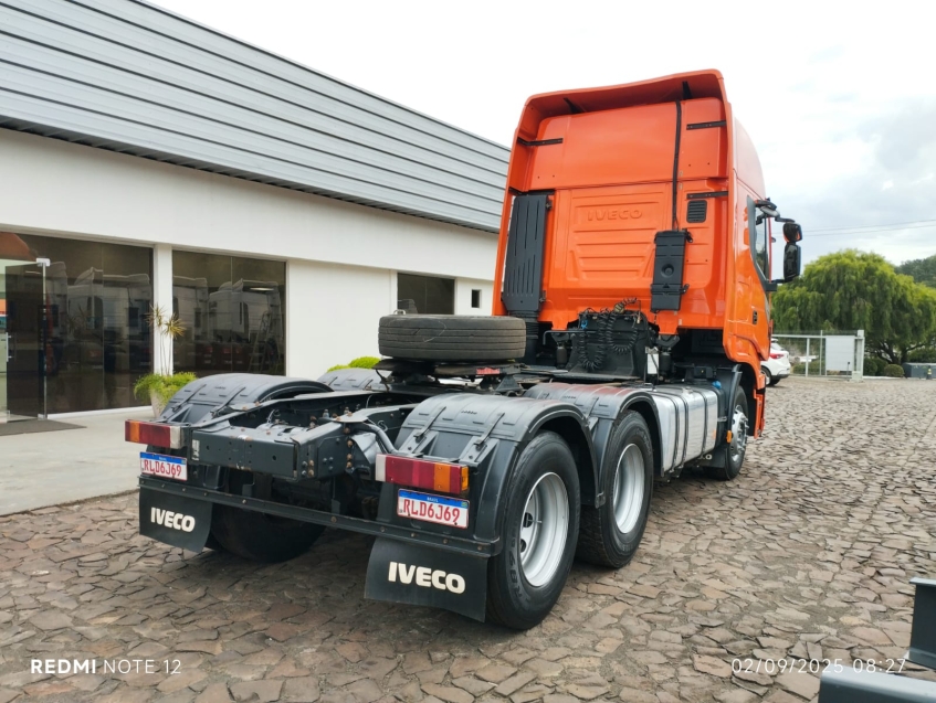 iveco stralis 600s44t diesel 2p automatico 2022