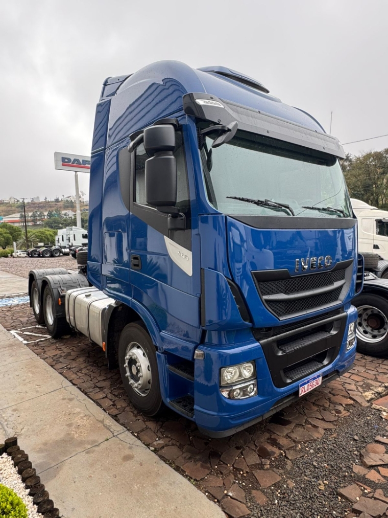 iveco stralis 600s44t diesel 2p automatico 2022