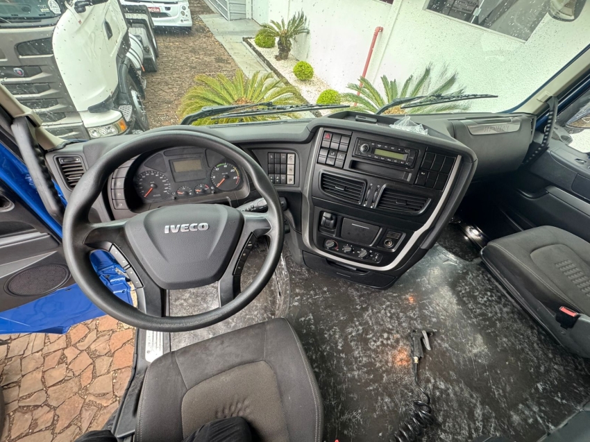 iveco stralis 600s44t diesel 2p automatico 2022