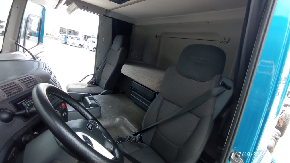 daf cf 300 7l fac at slc  td350+ 300l 310hp diesel 2p automatico 202411