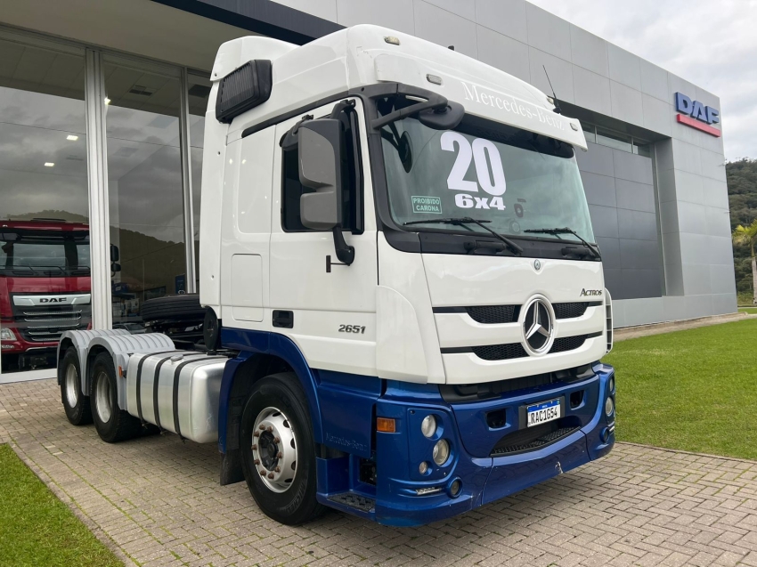 mercedes-benz actros 2651ls 6x4 diesel 2p automatico 2020