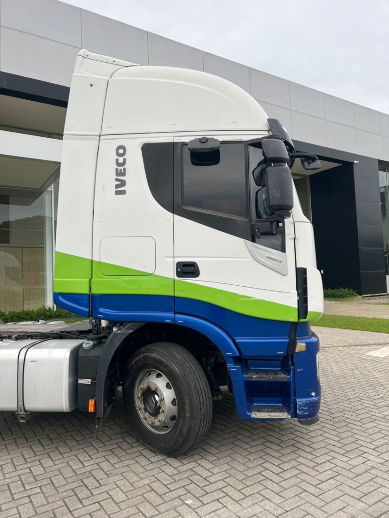 iveco stralis 800s48tz diesel 2p automatico 2021