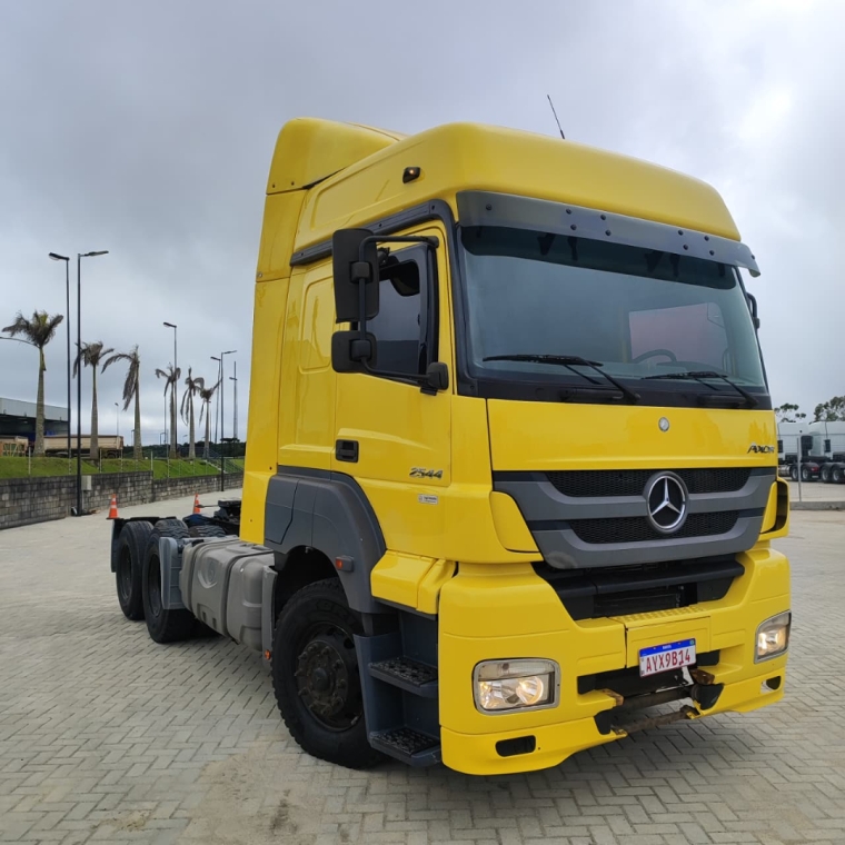 mercedes-benz axor 2544 s diesel 2p automatico 20143