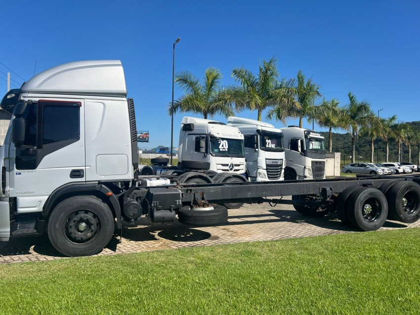 iveco tector 240e30sid diesel 2p automatico 20193