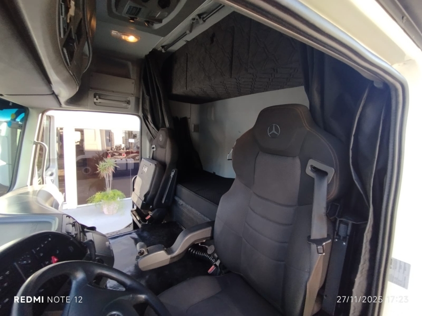 mercedes-benz actros 2546 ls diesel 2p semiautomatico 202011