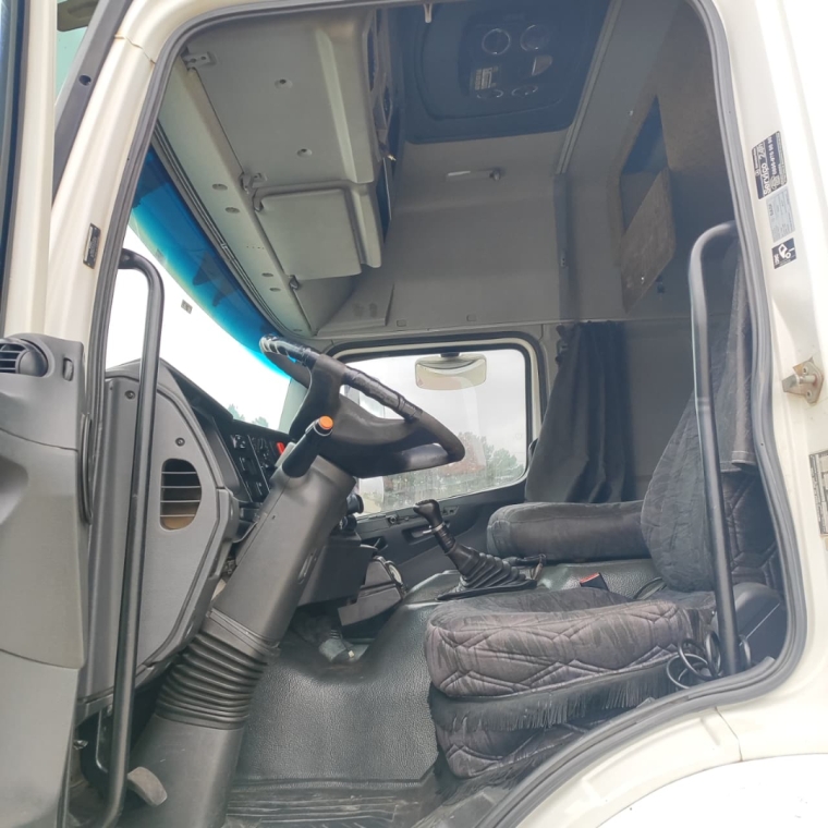 mercedes-benz axor 1933 s diesel 2p manual 201310