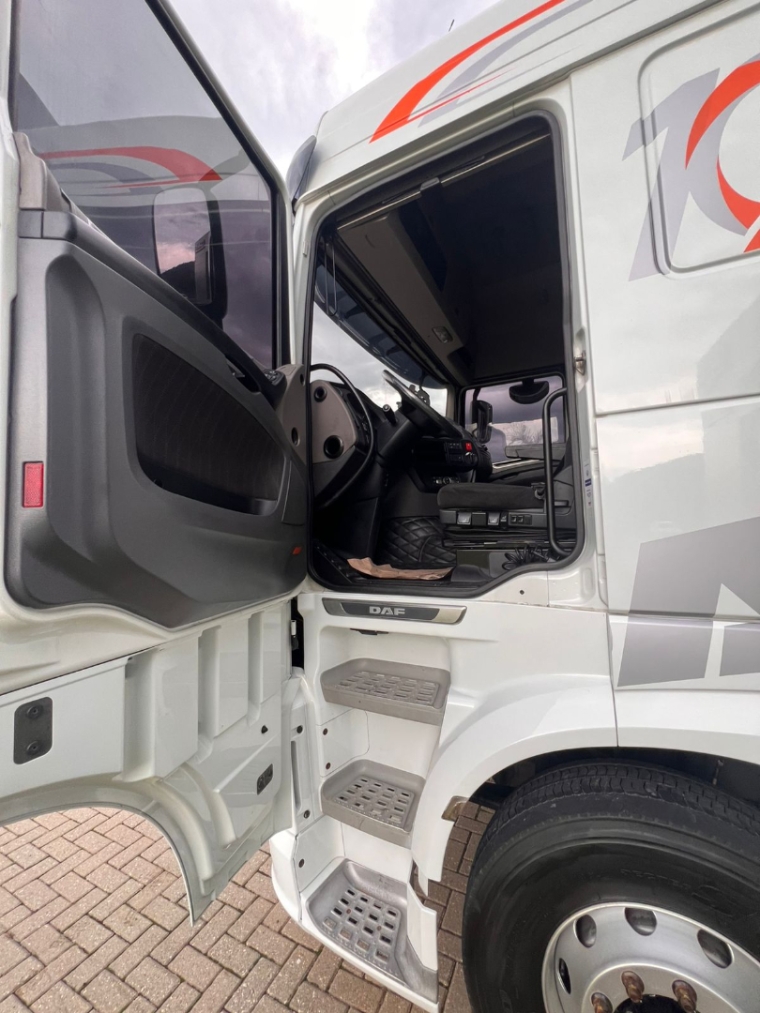 daf xf ftt 530 6x4 diesel 2p automatico 20218