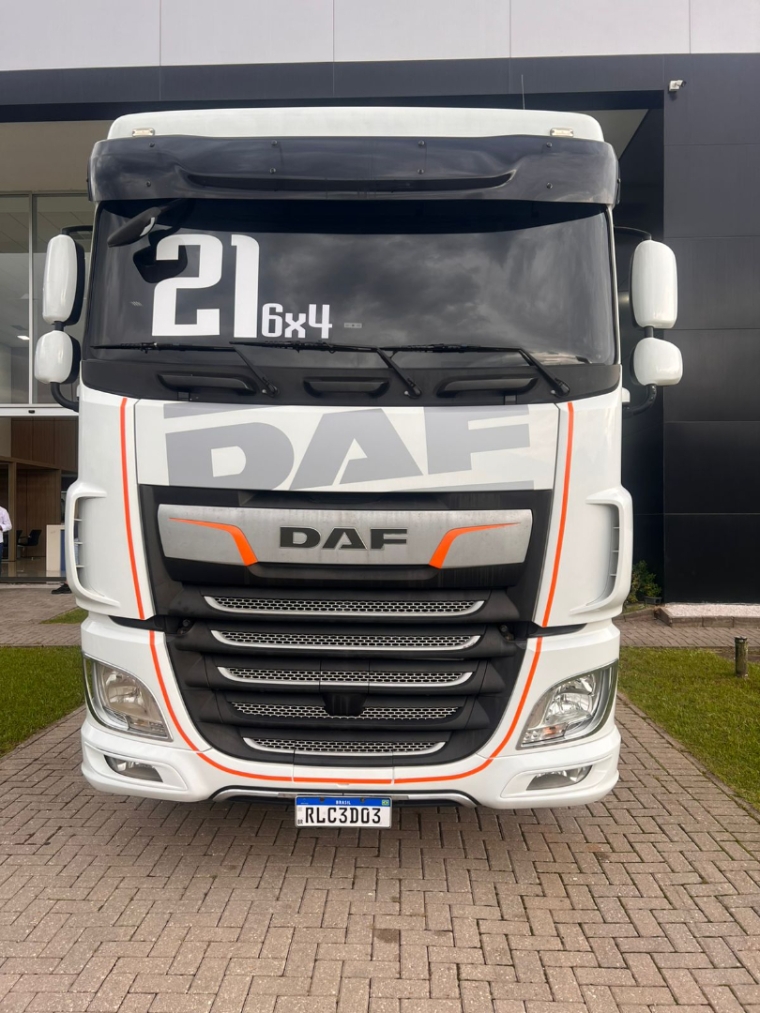 daf xf ftt 530 6x4 diesel 2p automatico 20215