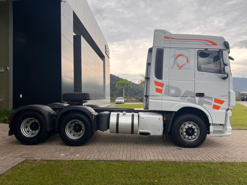 daf xf ftt 530 6x4 diesel 2p automatico 202111