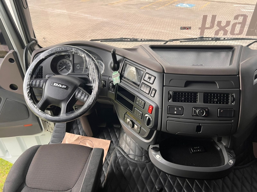 daf xf ftt 530 6x4 diesel 2p automatico 202114