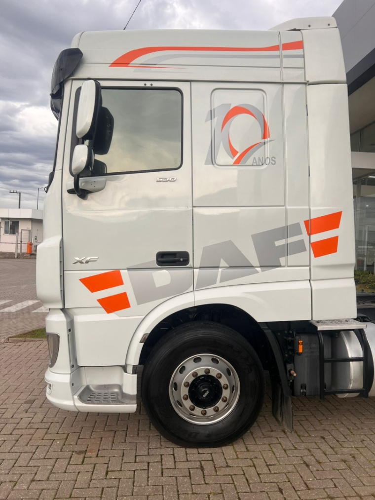 daf xf ftt 530 6x4 diesel 2p automatico 20213