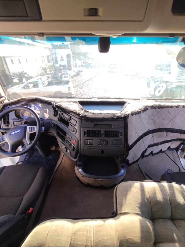 daf xf ftt 530 6x4 diesel 2p automatico 20213