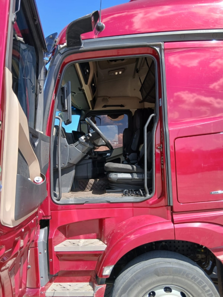 mercedes-benz actros 2548 s diesel 2p automatico 20218