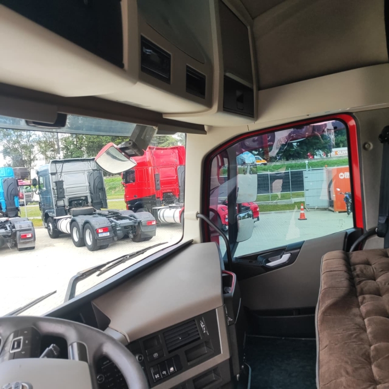 volvo fh 540 diesel 2p automatico 202013