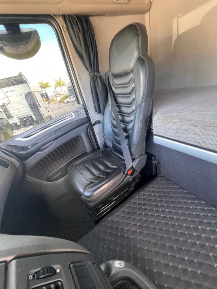 daf xf ftt 530 super space cab 6x4 diesel 2p automatico 202323