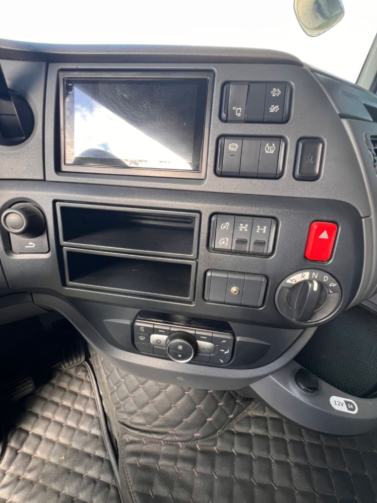 daf xf ftt 530 super space cab 6x4 diesel 2p automatico 202322