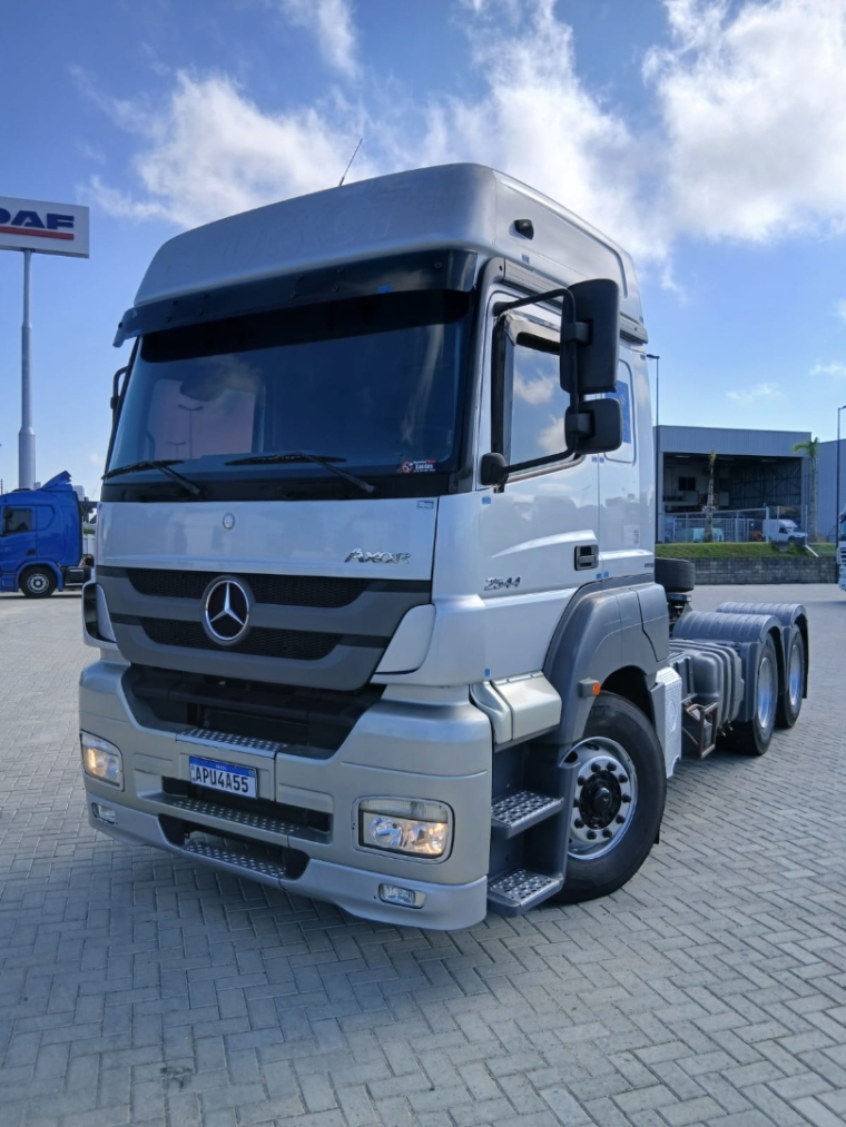 mercedes-benz axor 2544 s diesel 2p automatico 2014