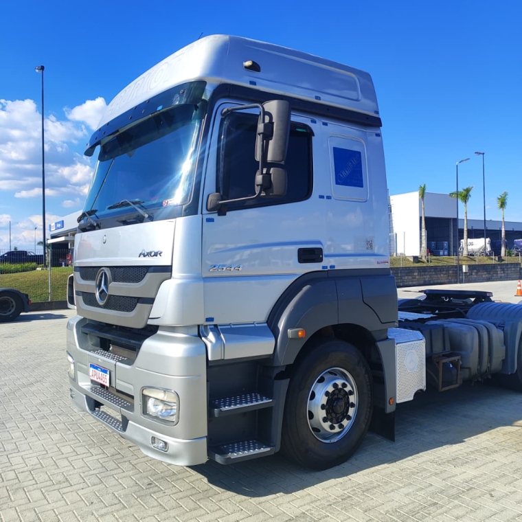 mercedes-benz axor 2544 s diesel 2p automatico 20148