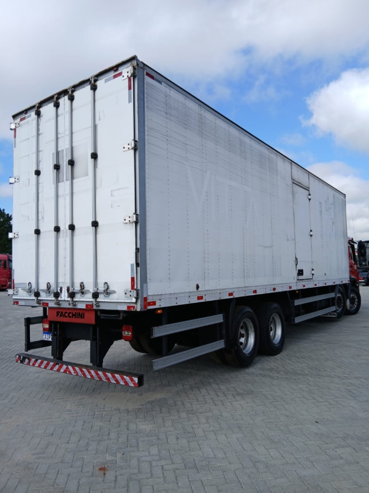 volkswagen constellation 24-280 8x2 diesel 2p manual 20144