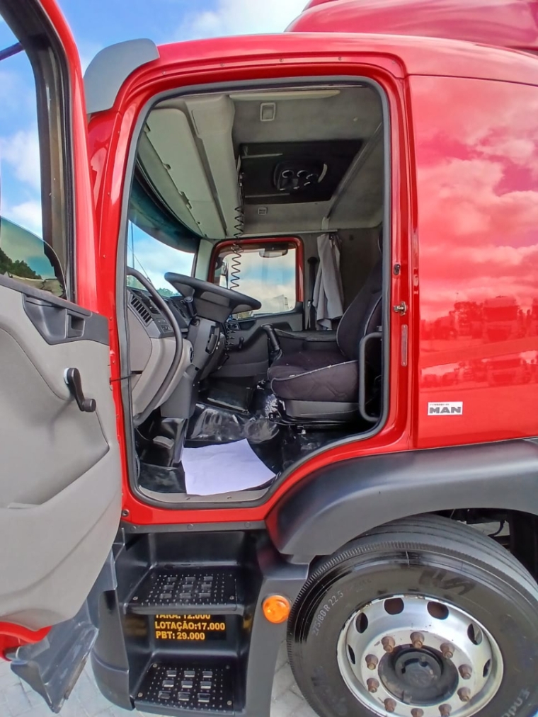 volkswagen constellation 24-280 8x2 diesel 2p manual 201417