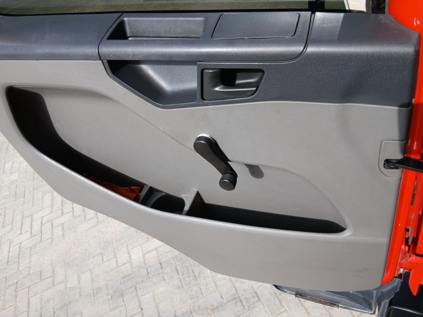 volkswagen constellation 24-280 8x2 diesel 2p manual 201418