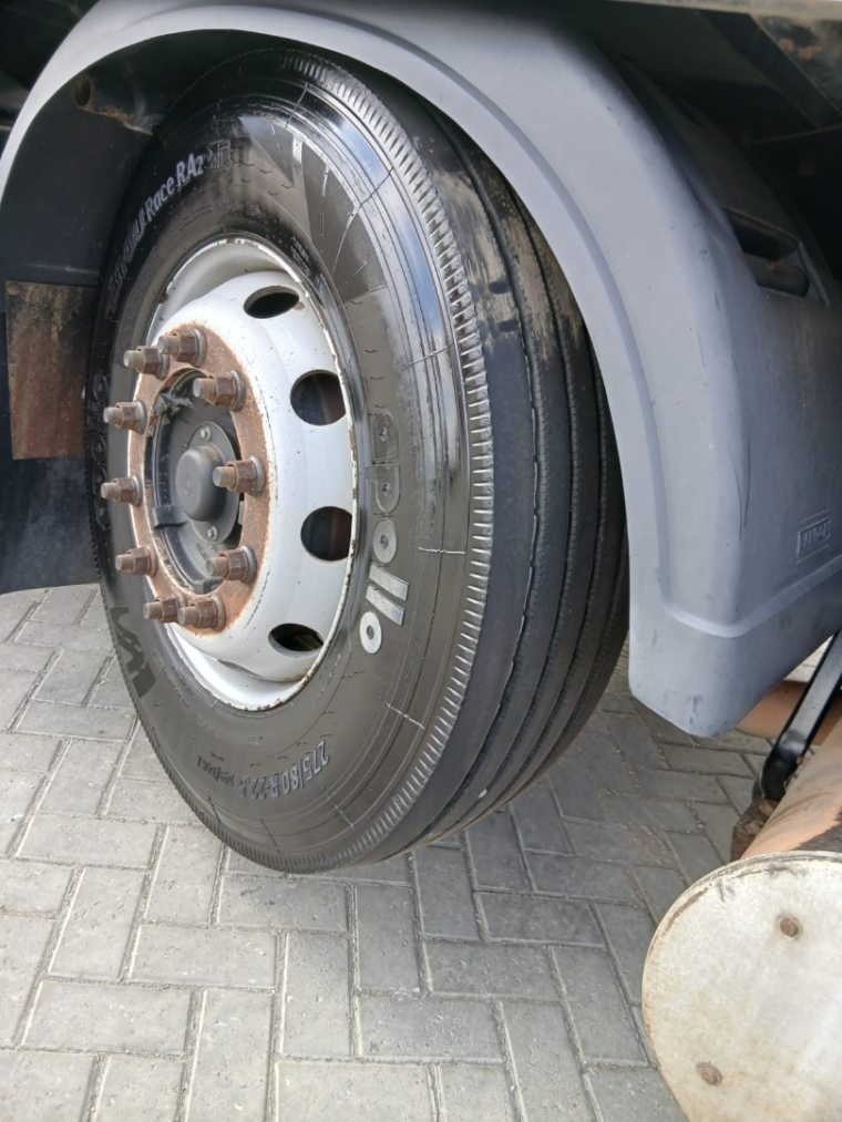 volkswagen constellation 24-280 8x2 diesel 2p manual 201410